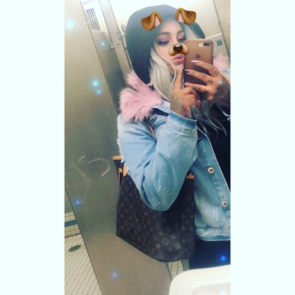 Meet your Posher, Ingrid - Picture 1 of 1